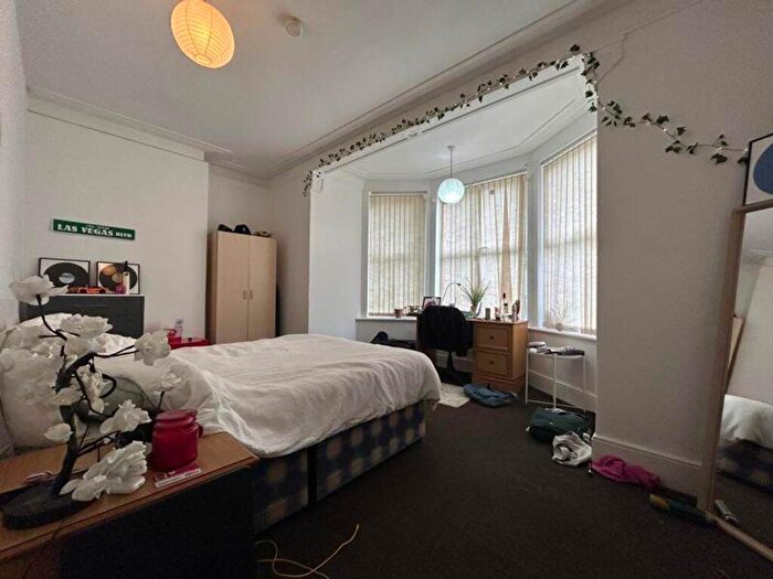 5 Bedroom House To Rent In Mount Hooton Road, Nottingham, NG7