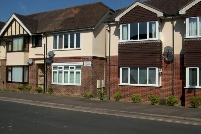 2 Bedroom Flat To Rent In Gordon Road, Haywards Heath, RH16