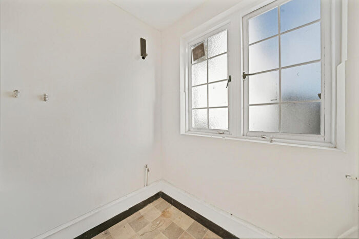 6 Bedroom House To Rent In Queens Road, Peckham, SE15