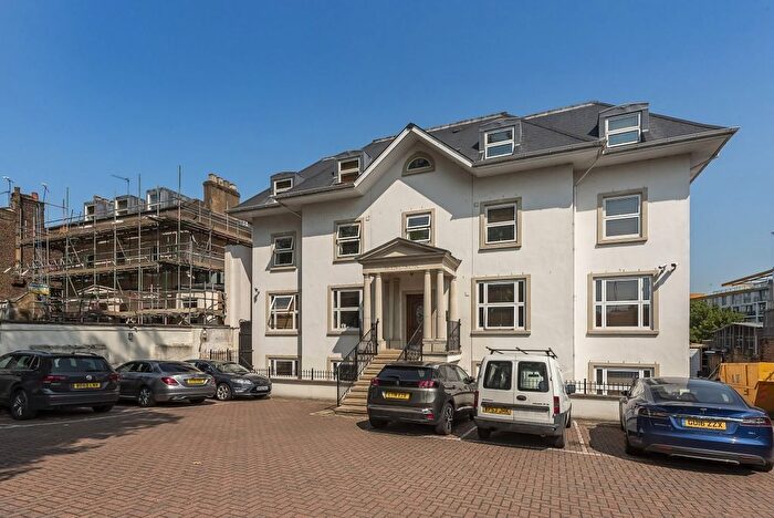 2 Bedroom Flat To Rent In High Street, London, N8