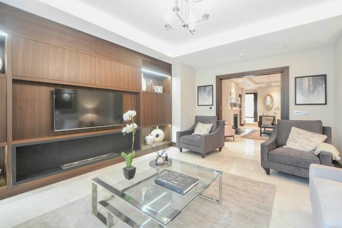 4 Bedroom Flat To Rent In Knightsbridge, London, SW1X