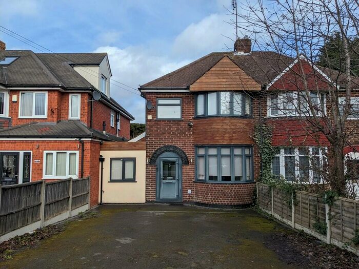 3 Bedroom Semi-Detached House To Rent In Melton Avenue, Solihull, West Midlands, B92