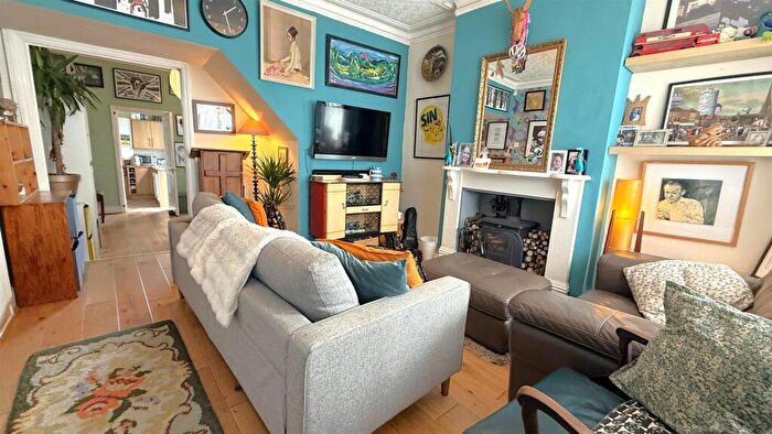 4 Bedroom Terraced House For Sale In Watford Road, Cotteridge, Birmingham, B30