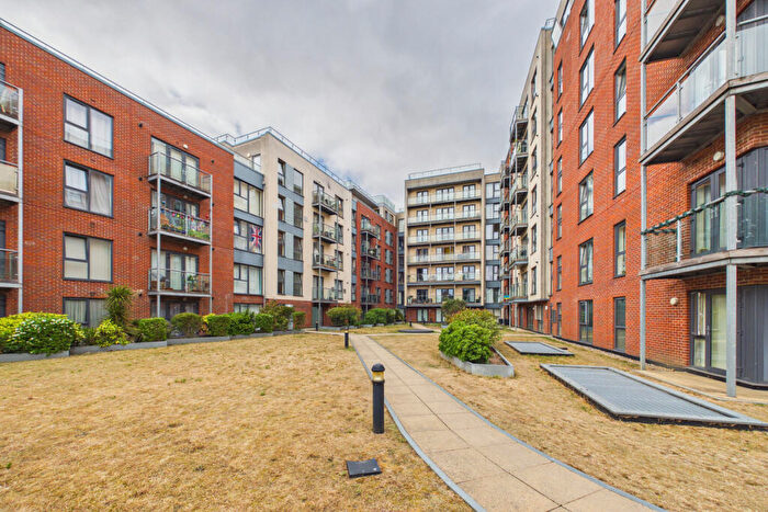 3 Bedroom Penthouse To Rent In Mosaic House, Hemel Hempstead, HP2