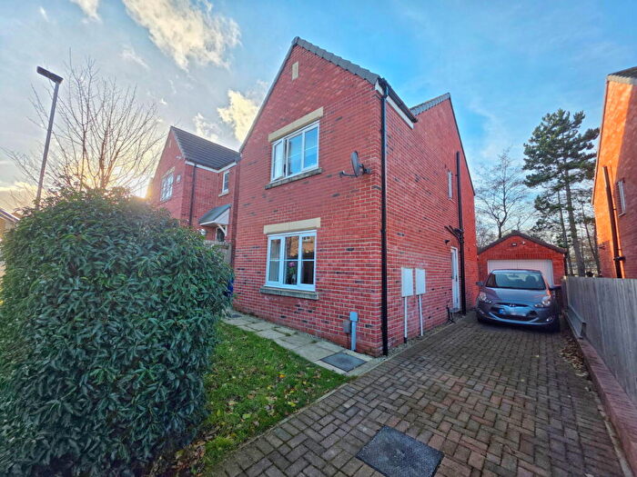 3 Bedroom Detached House For Sale In Kestrel Road, Barnsley, S75