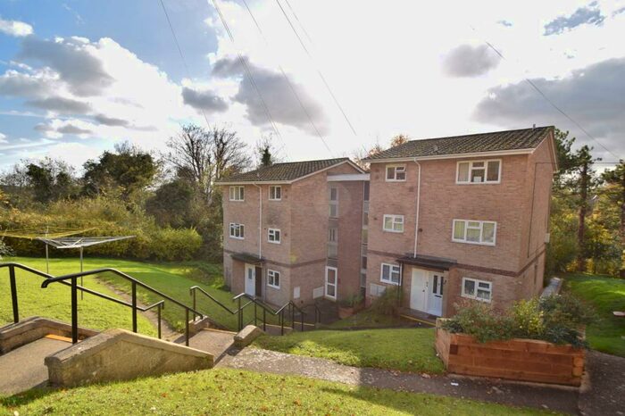 3 Bedroom Flat To Rent In Stanmore, SO22