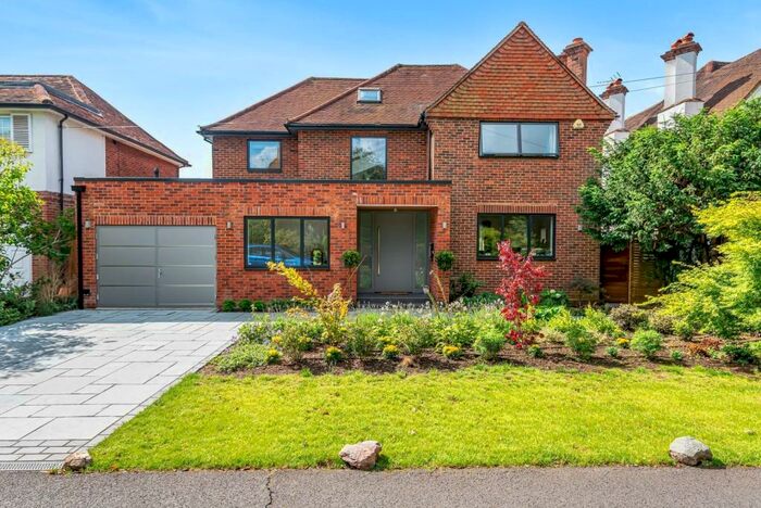 4 Bedroom Detached House To Rent In Burghley Avenue, New Malden, Surrey, KT3