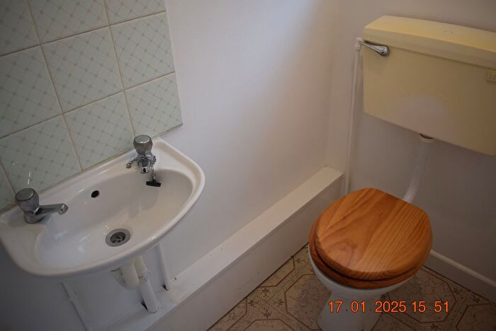 2 Bedroom End Of Terrace House To Rent In Castle Road, Nuneaton, CV10