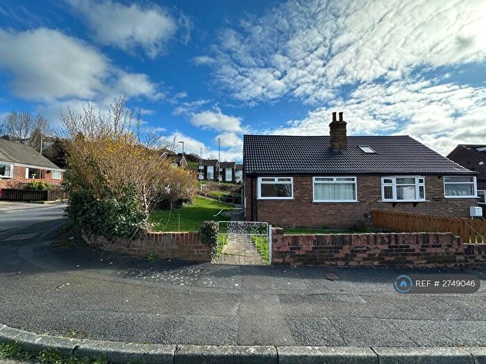 3 Bedroom Semi Detached House To Rent In Heather Gardens, Leeds, LS13
