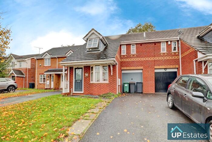 3 Bedroom Semi Detached House To Rent In Penshurst Way, Maple Park, Nuneaton, CV11