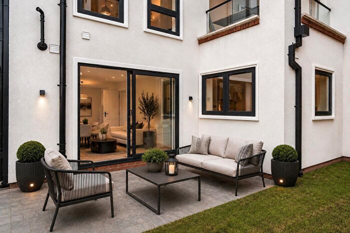1 Bedroom Flat For Sale In The Oakfield, Station Road, Dorridge, B93