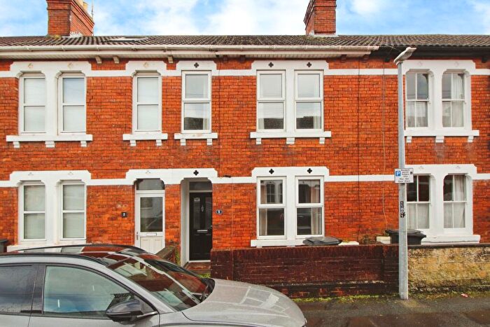3 Bedroom Terraced House To Rent In Ripley Road, Swindon, SN1
