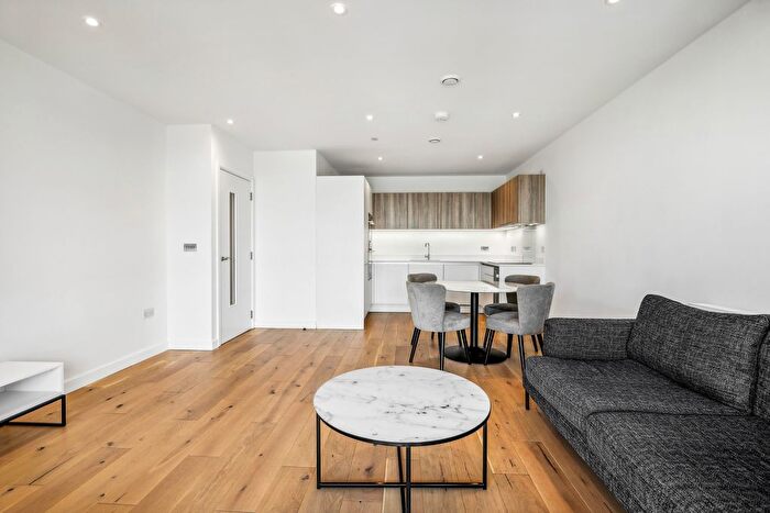 1 Bedroom Flat To Rent In Twickenham Gateway, London Road, Twickenham, TW1