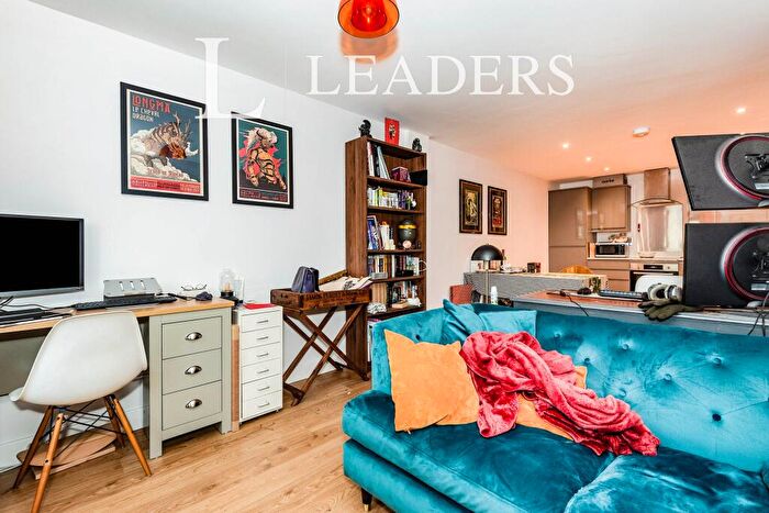 1 Bedroom Apartment To Rent In West Street, Reigate, RH2