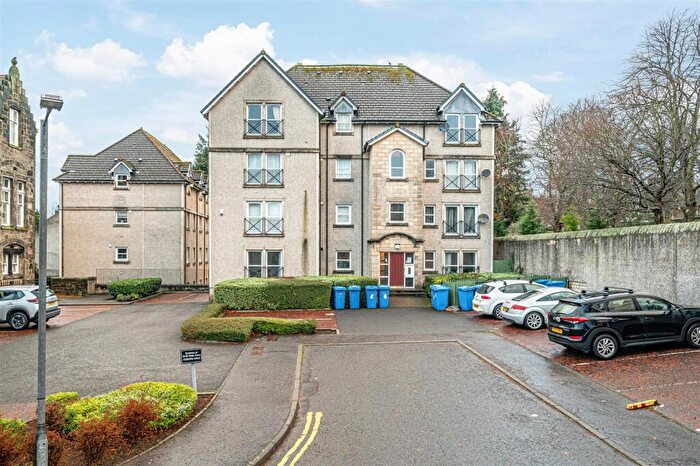 2 Bedroom Flat For Sale In Skibo Court, Dunfermline, KY12