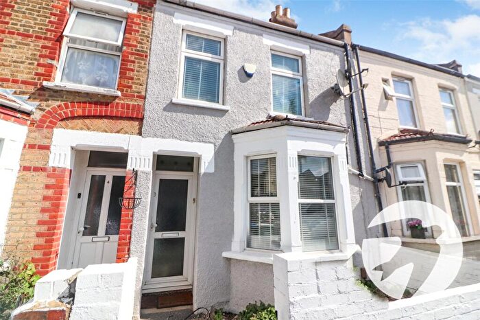 3 Bedroom Terraced House For Sale In Sandcliff Road, Erith, DA8