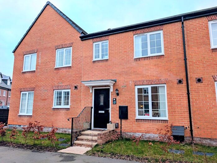 3 Bedroom Terraced House To Rent In Beeston Drive, Pontefract, West Yorkshire, WF8
