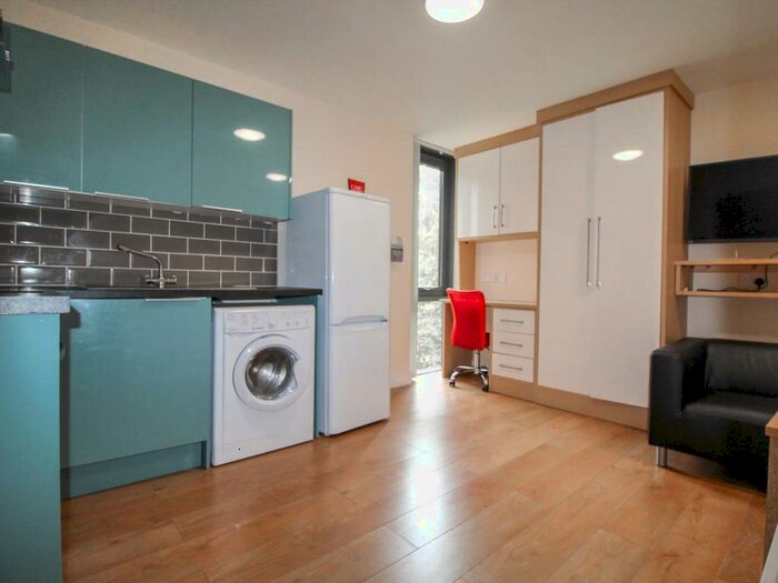 Studio To Rent In Lofthouse Place, Leeds, West Yorkshire, LS2