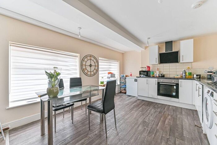 1 Bedroom Flat To Rent In Chipstead Valley Road, Coulsdon, CR5