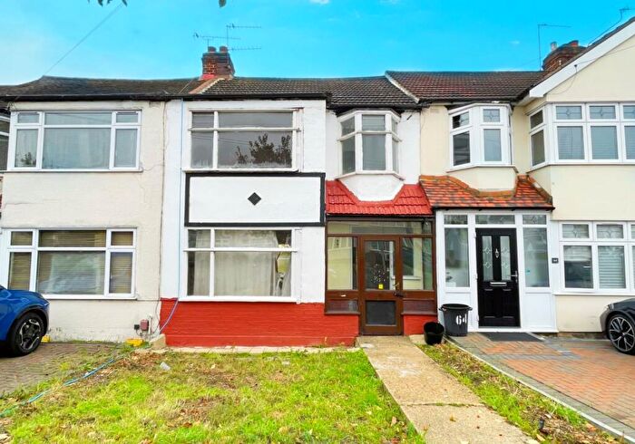 3 Bedroom Terraced House For Sale In The Drive, Collier Row, Romford, Essex, RM5