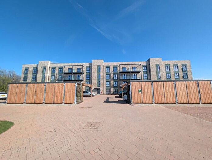 2 Bedroom Apartment To Rent In Golding Close, Bristol, BS10