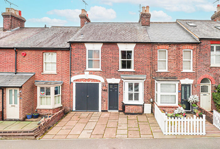 3 Bedroom Terraced House For Sale In Cravells Road, Harpenden, AL5