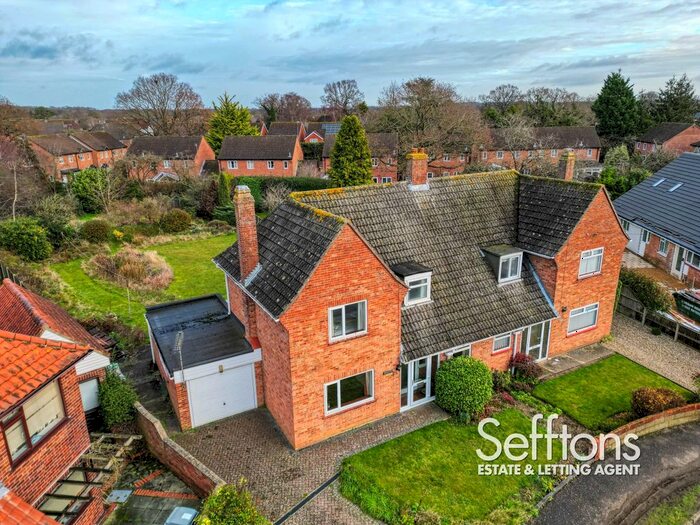 3 Bedroom Semi-Detached House To Rent In Heath Road, Thorpe End, NR13