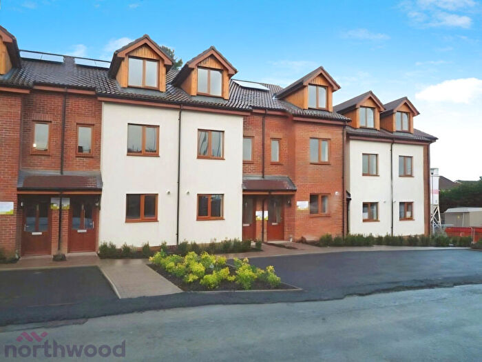 4 Bedroom Town House To Rent In John North Close, Marlow Hill, High Wycombe, HP11
