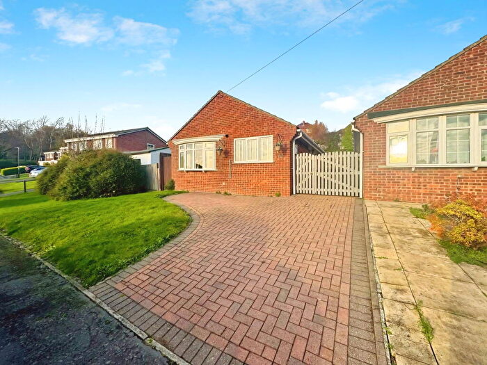 2 Bedroom Detached Bungalow For Sale In Audens Way, Midway, DE11