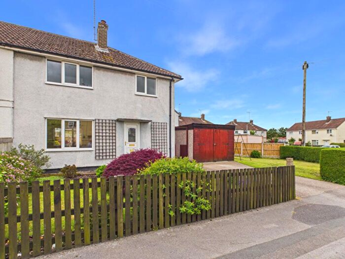 3 Bedroom Semi-Detached House For Sale In Dove Croft, New Ollerton, Newark, NG22