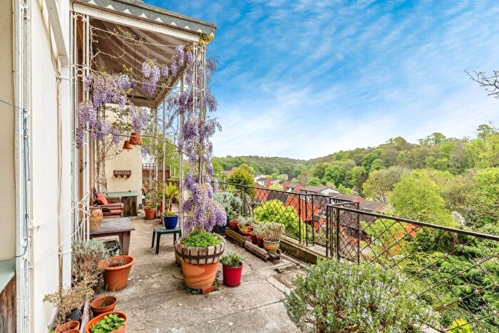 2 Bedroom Flat For Sale In Park Road, Stapleton, Bristol, BS16