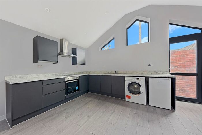 3 Bedroom Property To Rent In Halifax Road, Enfield, EN2