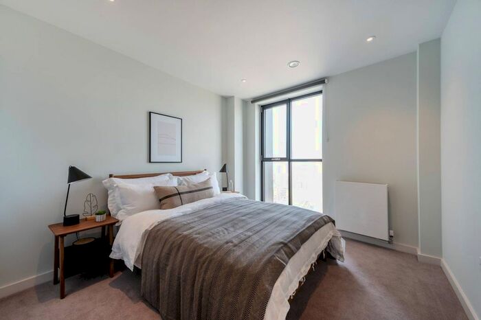 3 Bedroom Flat To Rent In Ten Degrees, Croydon, CR0