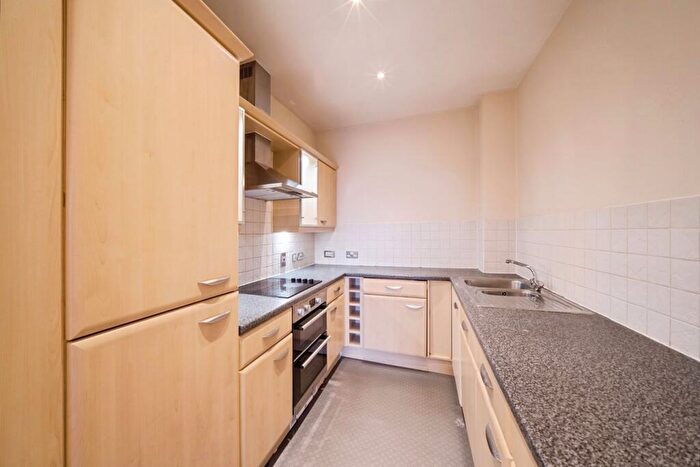 2 Bedroom Apartment For Sale In Marlborough Road, St Albans, AL1