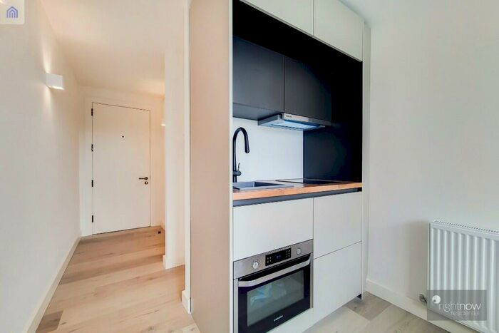 2 Bedroom Apartment To Rent In Buckswood Drive, Crawley, West Sussex, RH11