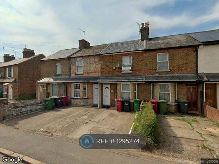 3 Bedroom Terraced House To Rent In Stoke Road, Slough, SL2