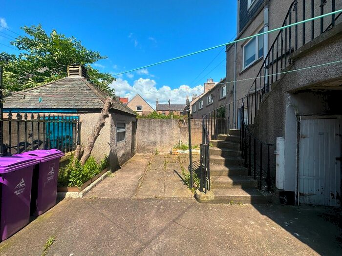 2 Bedroom Flat To Rent In Chapel Place, Montrose, DD10