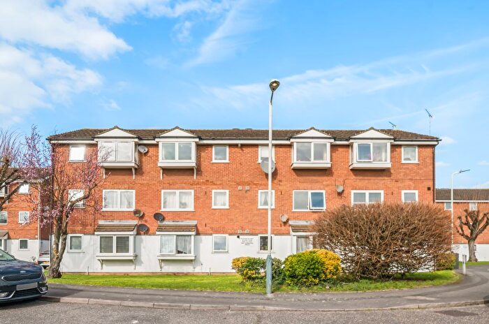 1 Bedroom Flat For Sale In Braithwaite Avenue, Romford, Essex, RM7