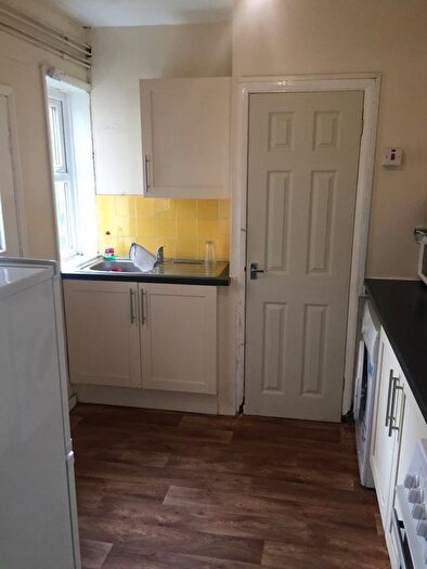 2 Bedroom Flat To Rent In Helmsley Road, Newcastle Upon Tyne, NE2
