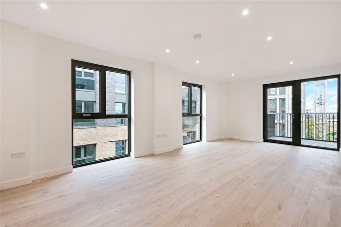 2 Bedroom Flat To Rent In Anax Street, London, N4