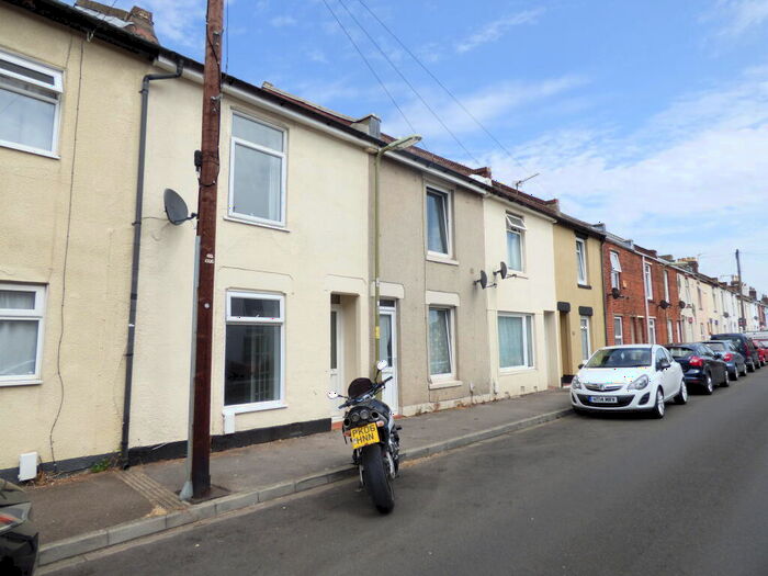 2 Bedroom House To Rent In Leesland Road, Gosport, PO12