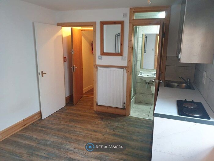 1 Bedroom Flat To Rent In High Street, London, W3