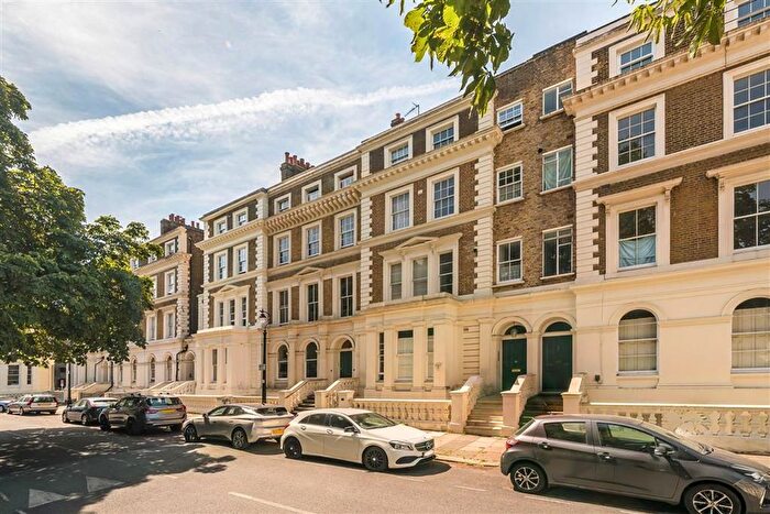 1 Bedroom Flat For Sale In Albert Square, Stockwell, SW8