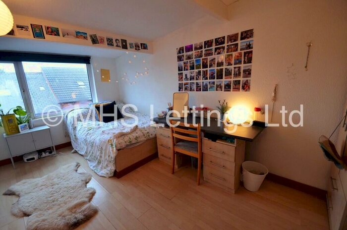 1 Bedroom Terraced House To Rent In Room, Manor Drive, Leeds, LS6