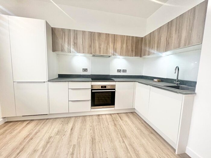 2 Bedroom Apartment To Rent In Normandy House, Alencon Link, RG21