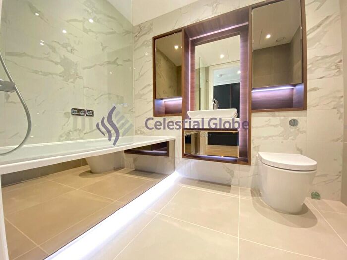2 Bedroom Flat To Rent In Piazza Walk, London, E1
