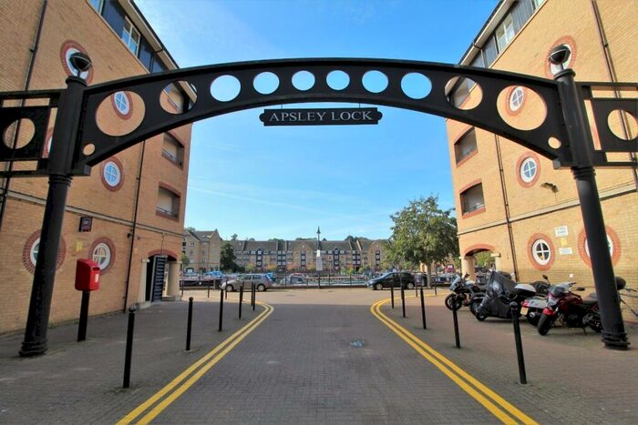 2 Bedroom Flat To Rent In Stephenson Wharf, Hemel Hempstead, Hertfordshire, HP3