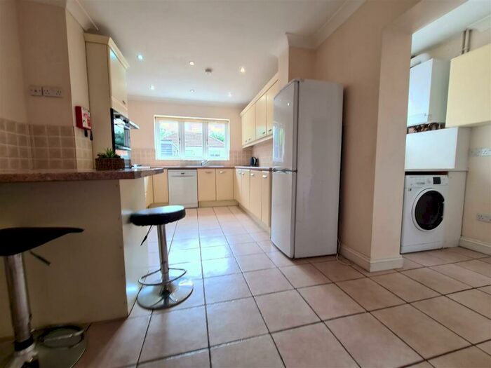 6 Bedroom House To Rent In Nuttings Road, Cambridge, CB1