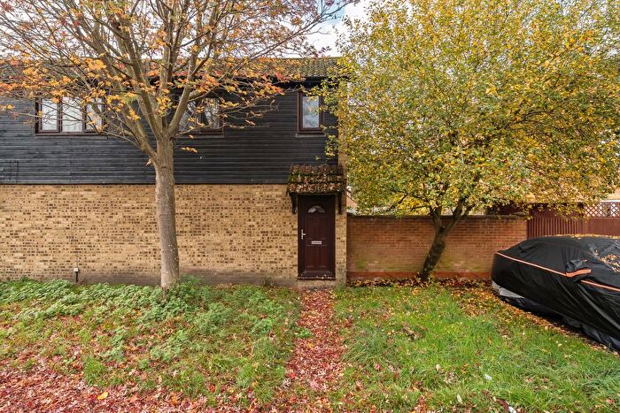 1 Bedroom Maisonette To Rent In Jellicoe Close, Slough, SL1