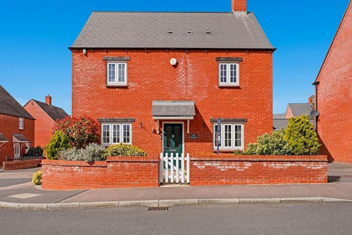 3 Bedroom Detached House For Sale In Plating Way, Roade, NN7